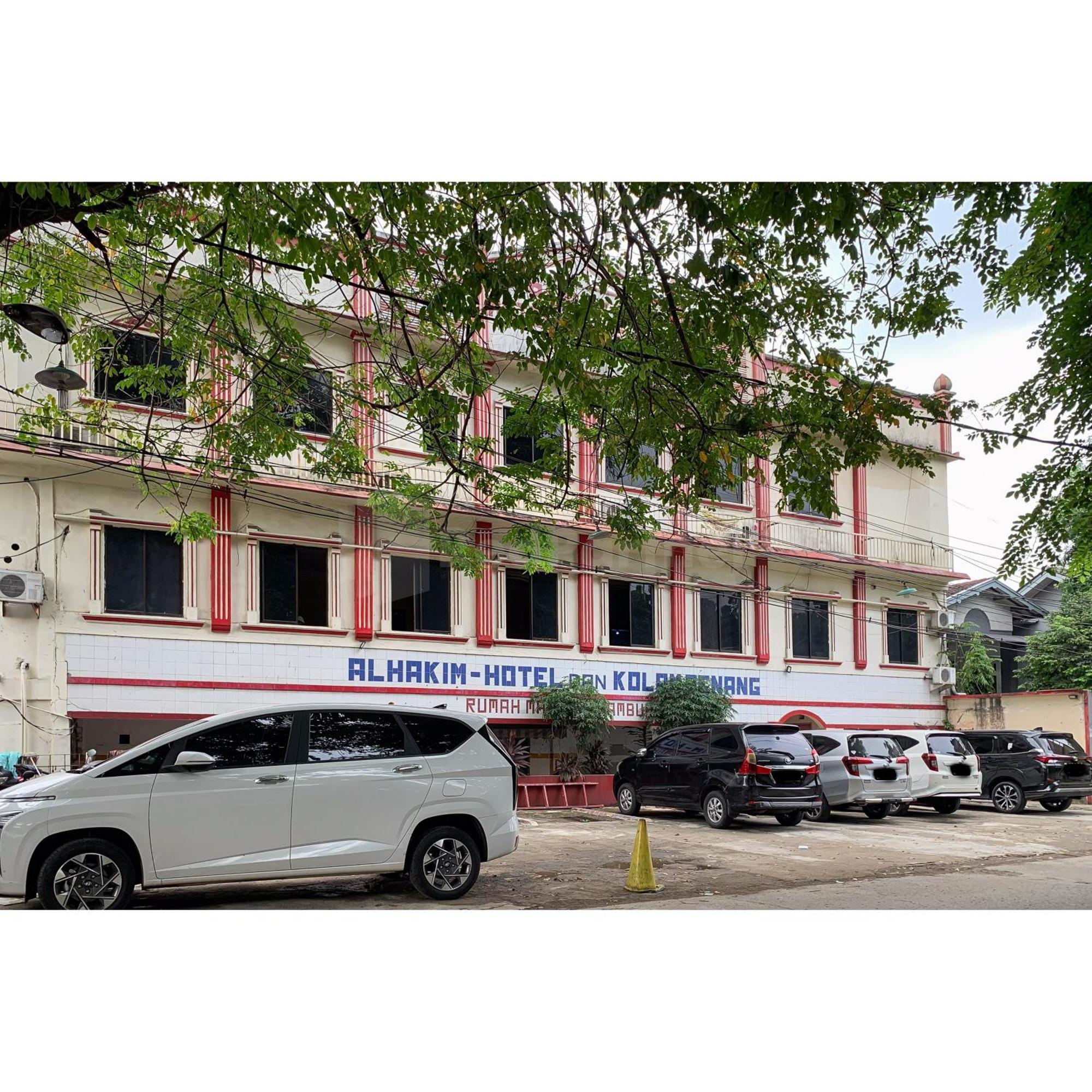 Hotel Al Hakim Syariah Redpartner Bekasi Luaran gambar