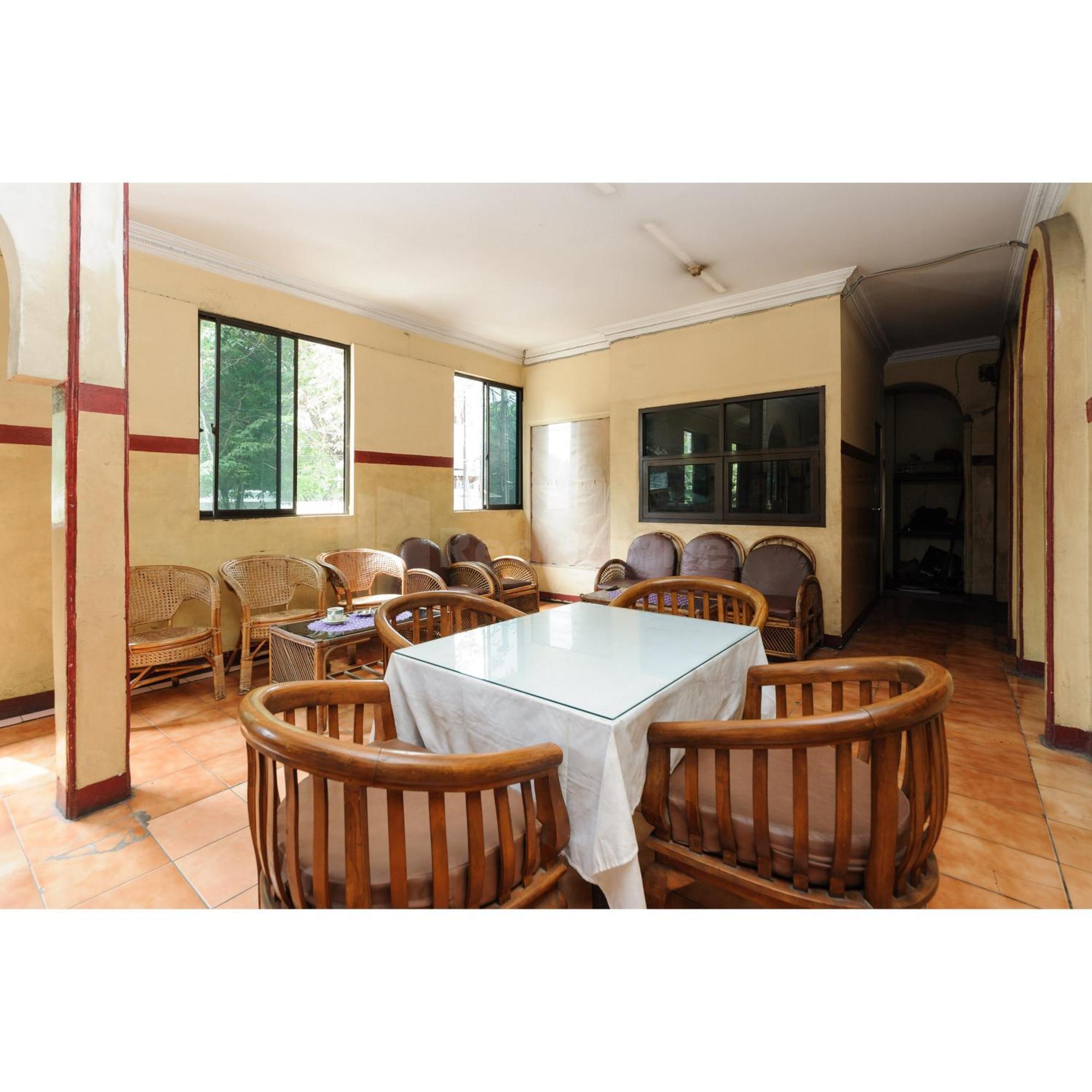 Hotel Al Hakim Syariah Redpartner Bekasi Luaran gambar