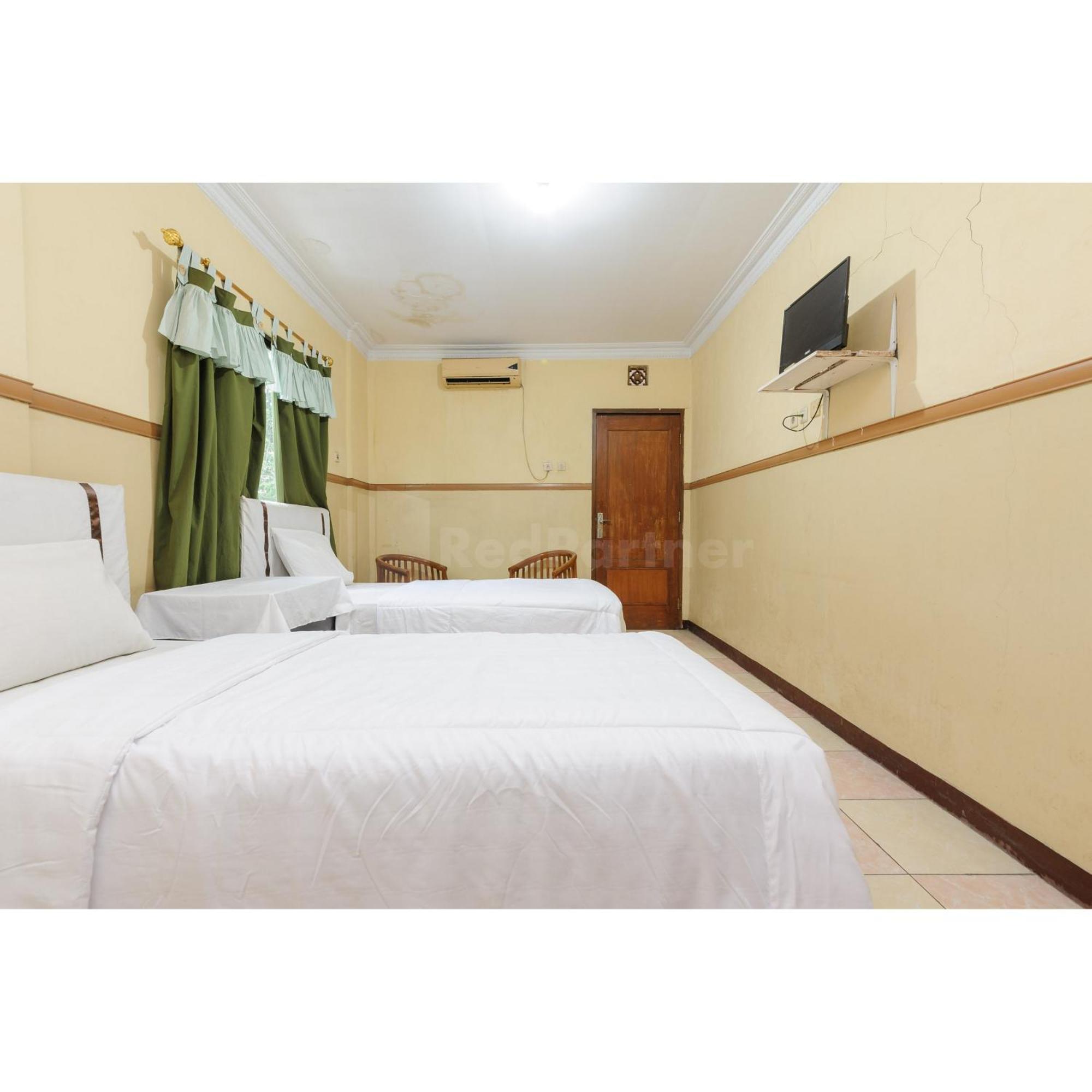 Hotel Al Hakim Syariah Redpartner Bekasi Luaran gambar
